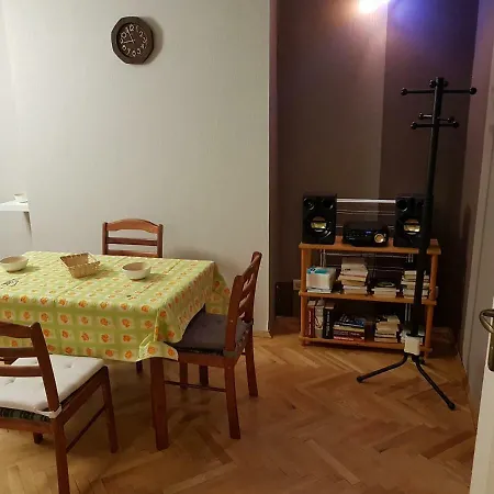 Artistic In Sofia's Center סופיה